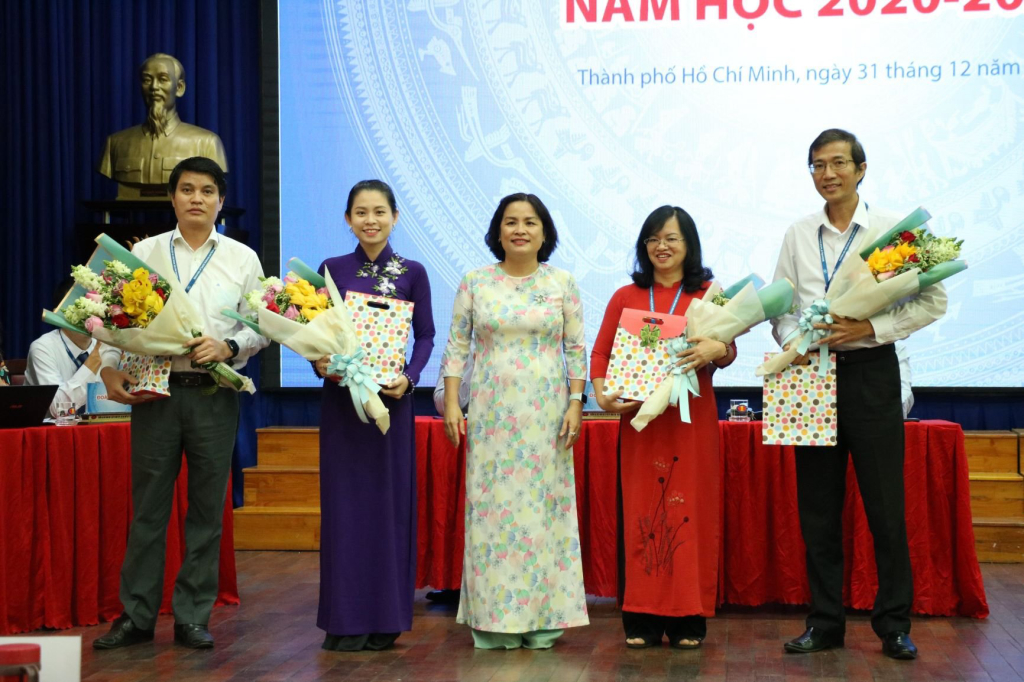 Hình 3: Ban thanh tra nhân dân nhiệm kỳ 2020 - 2022. Ảnh: Trần Đào