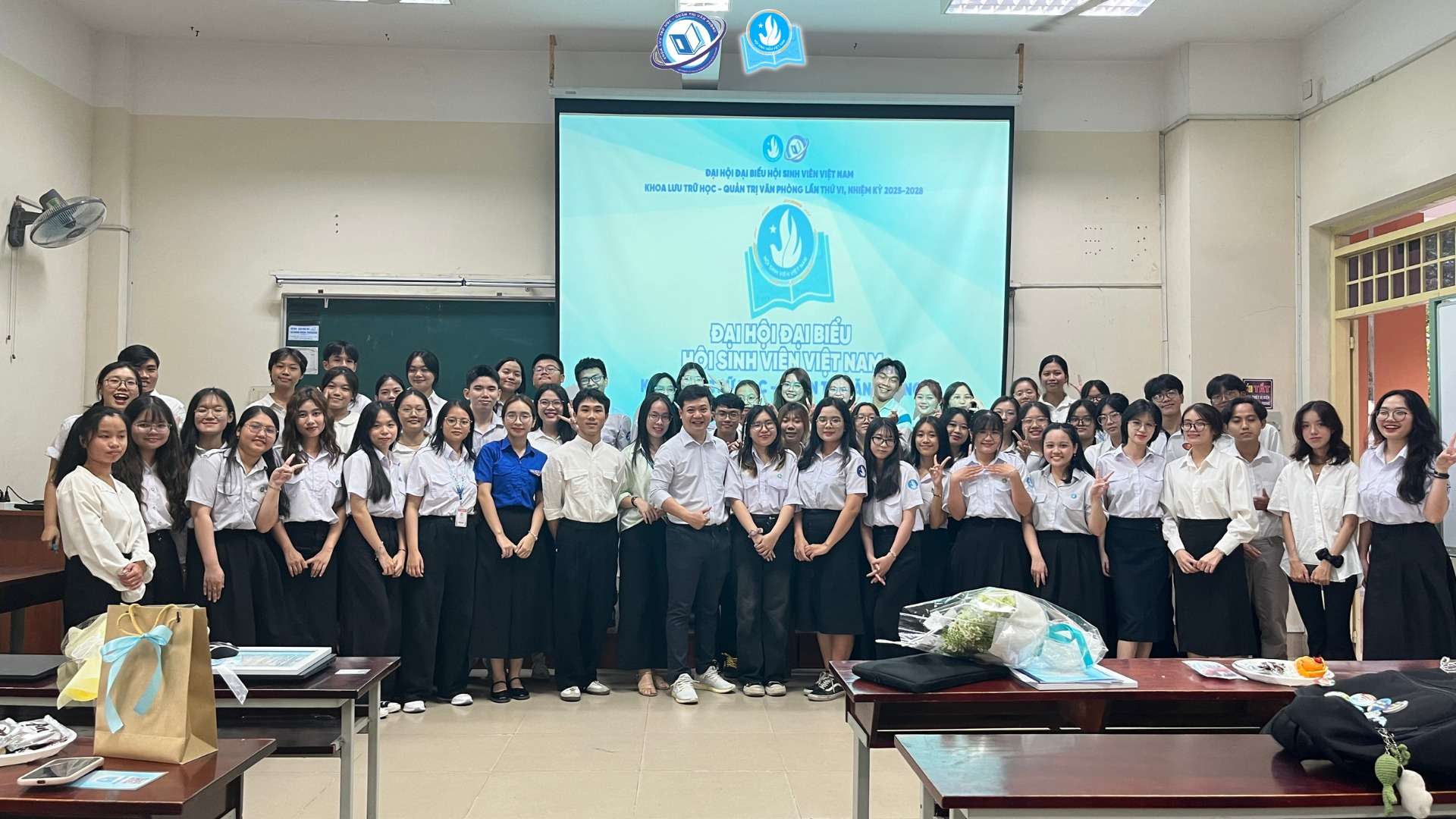 ĐẠI HỘI ĐẠI BIỂU HỘI SINH VIÊN VIỆT NAM KHOA LƯU TRỮ HỌC - QUẢN TRỊ VĂN PHÒNG LẦN THỨ VI, NHIỆM KỲ 2025 - 2028 DIỄN RA THÀNH CÔNG TỐT ĐẸP