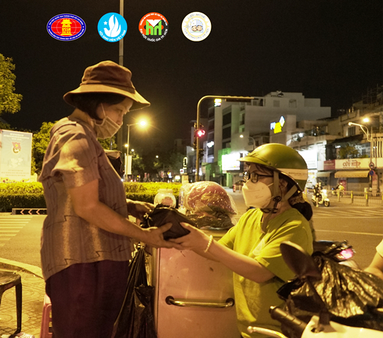 Phía sau Sài Gòn - Mở: Mở tấm lòng, trao yêu thương từ những điều bình dị nhất