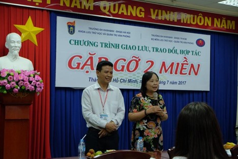 Chương trình "Gặp gỡ hai miền" giao lưu giữa hai trường ĐHKHXH&NV của TPHCM và Hà Nội