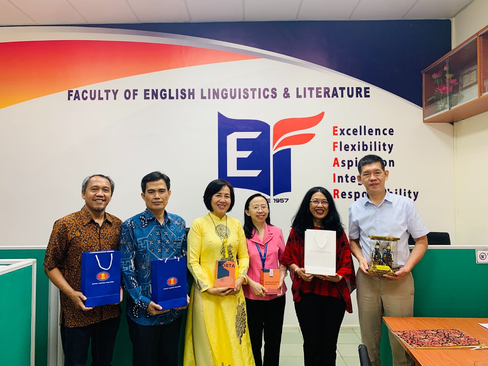 TIẾP ĐOÀN ĐẠI HỌC PADJADJARAN UNIVERSITY, INDONESIA