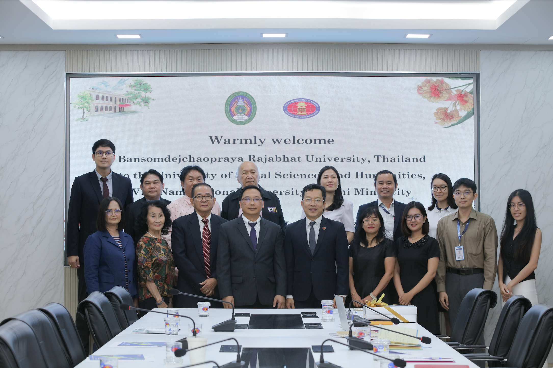 Thắt chặt quan hệ hợp tác giữa Trường Đại học Khoa học Xã hội và Nhân văn – Đại học Quốc gia Thành phố Hồ Chí Minh và Trường Đại học Bansomdejchaopraya Rajabhat (Thái Lan), hướng đến sự phát triển bền vững và gắn kết trong lĩnh vực giáo dục