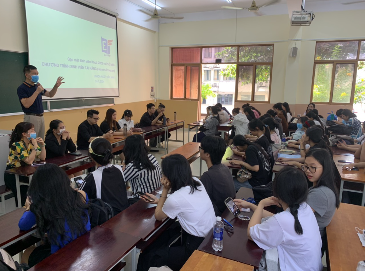 BUỔI PHỔ BIẾN THÔNG TIN TUYỂN SINH ĐỀ ÁN SINH VIÊN TÀI NĂNG
