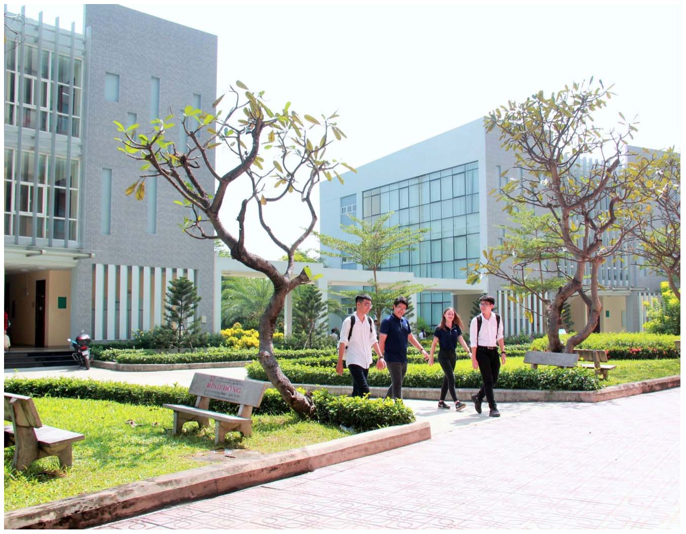 Triển khai cơ chế tự chủ: dành hơn 15 tỉ đồng học bổng hỗ trợ sinh viên khóa 2022