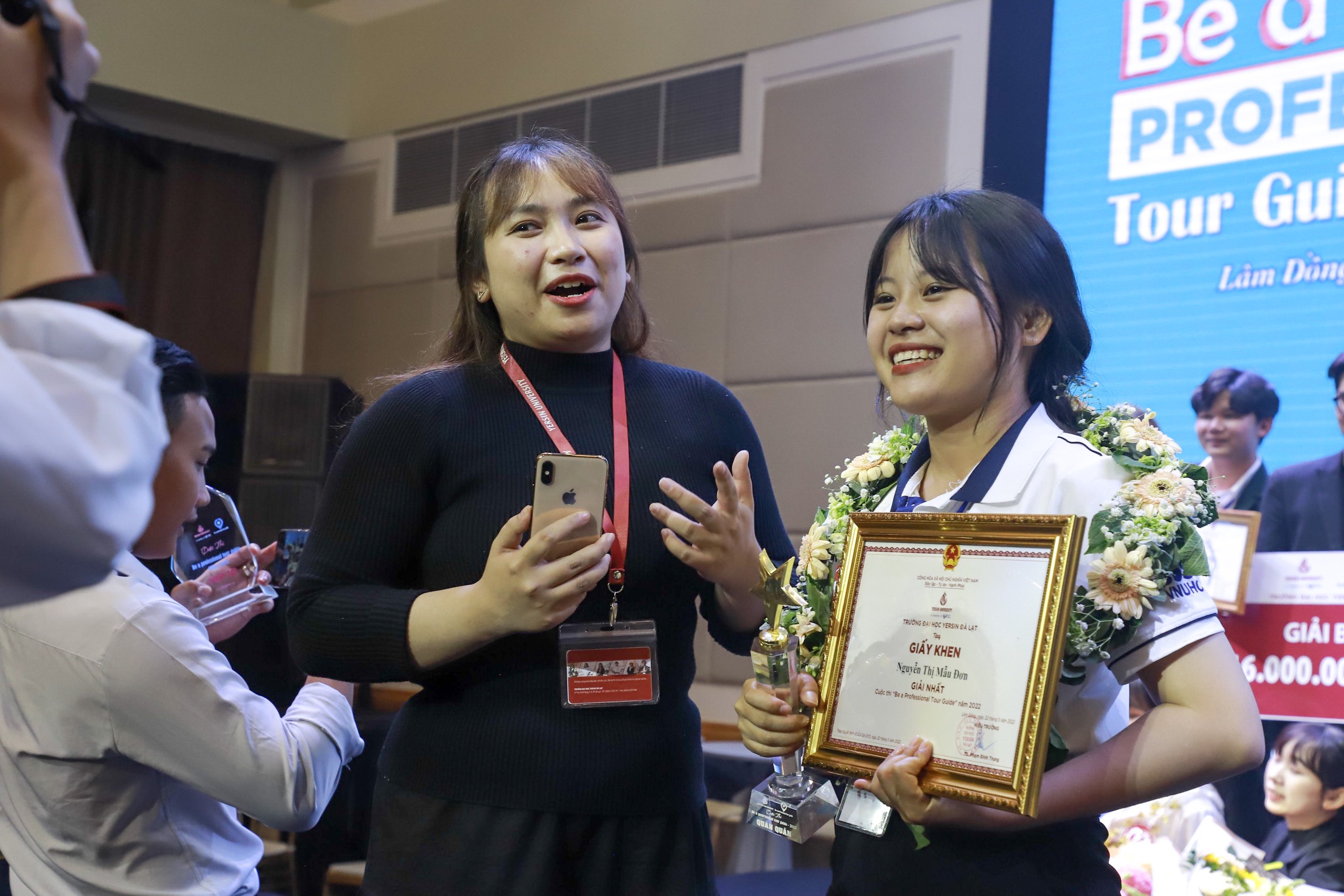 Hành trình chạm đến ước mơ của sinh viên Nhân Văn đạt giải Nhất cuộc thi Be A Professional Tour Guide 2022