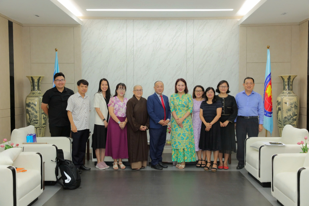 Học thuật gắn với hành động: Trường ĐH KHXH&NV tiến tới hợp tác chiến lược với Đại học Nalanda (Ấn Độ)