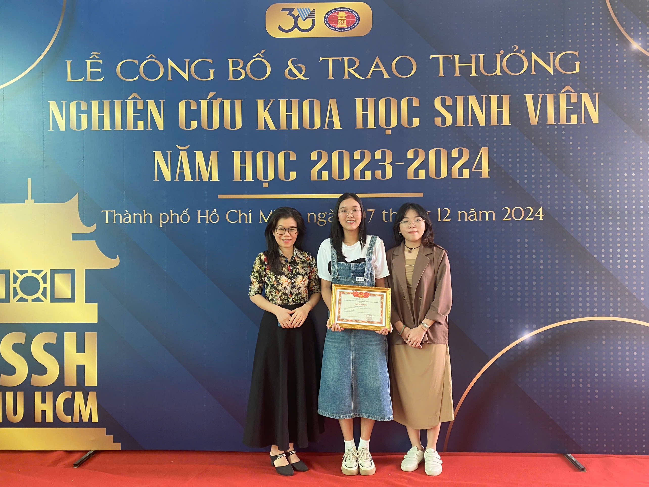 Lễ công bố và trao thưởng nghiên cứu khoa học sinh viên năm học 2023-2024