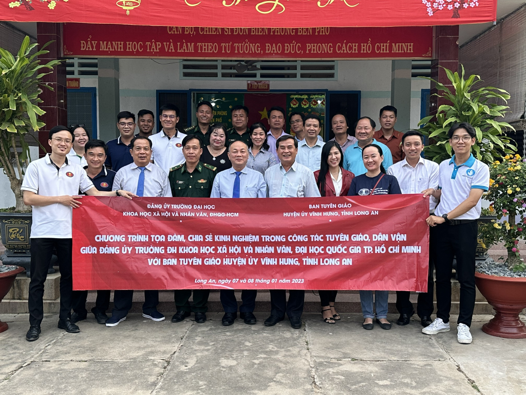CLB Tuyên giáo sinh hoạt, tìm hiểu thực tế tại huyện ủy Vĩnh Hưng, Long An