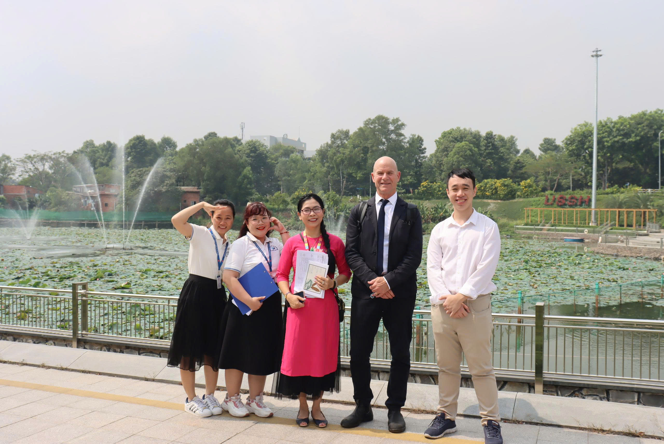 Trường ĐH KHXH&NV, ĐHQG-HCM tiếp và làm việc với Giám đốc Viện Harvard-Yenching về hoạt động thông tin thư viện