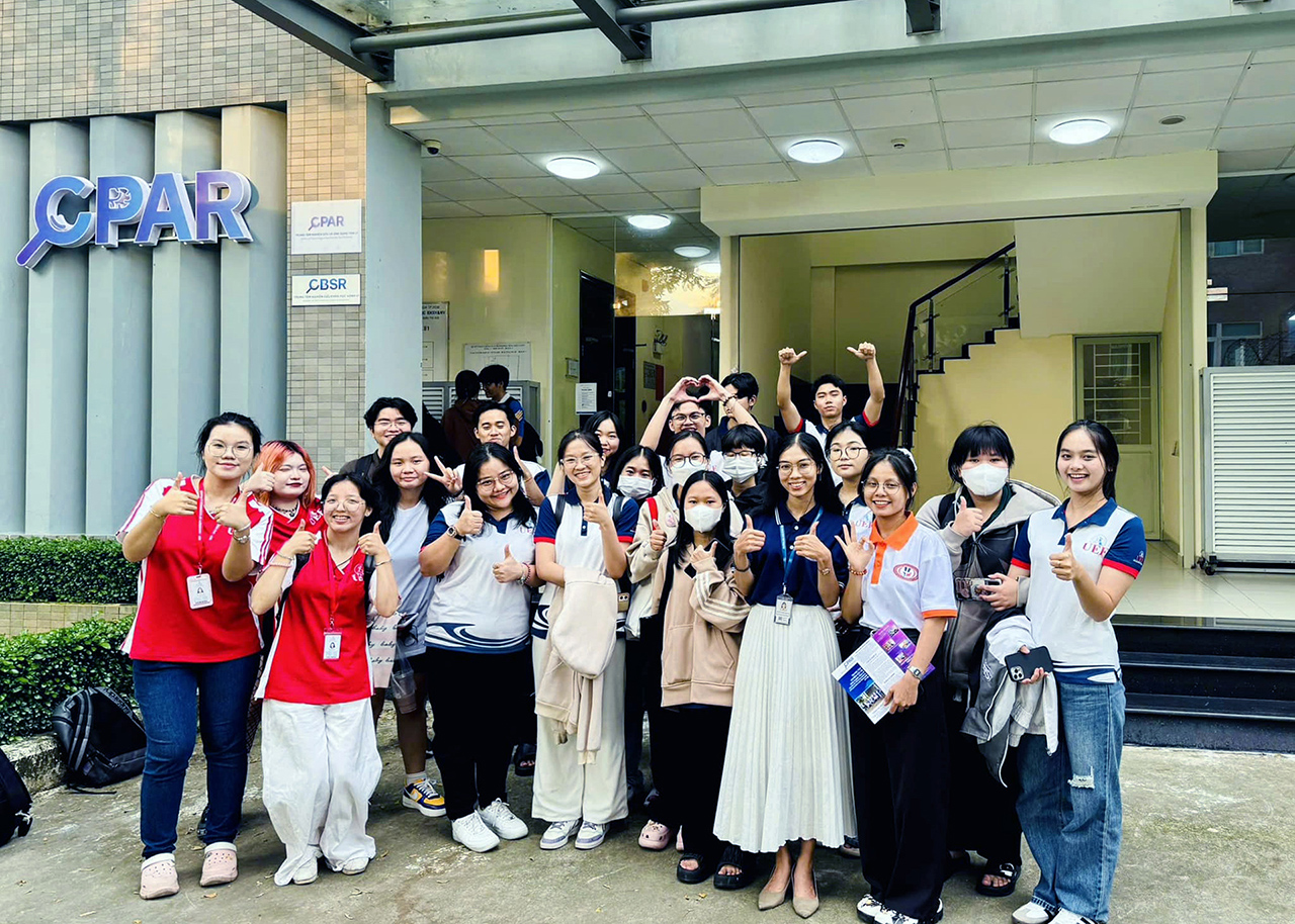 Sinh viên UEF tham quan Trung tâm nghiên cứu và ứng dụng Tâm lý (CPAR), Khoa Tâm lý học USSH-VNUHCM