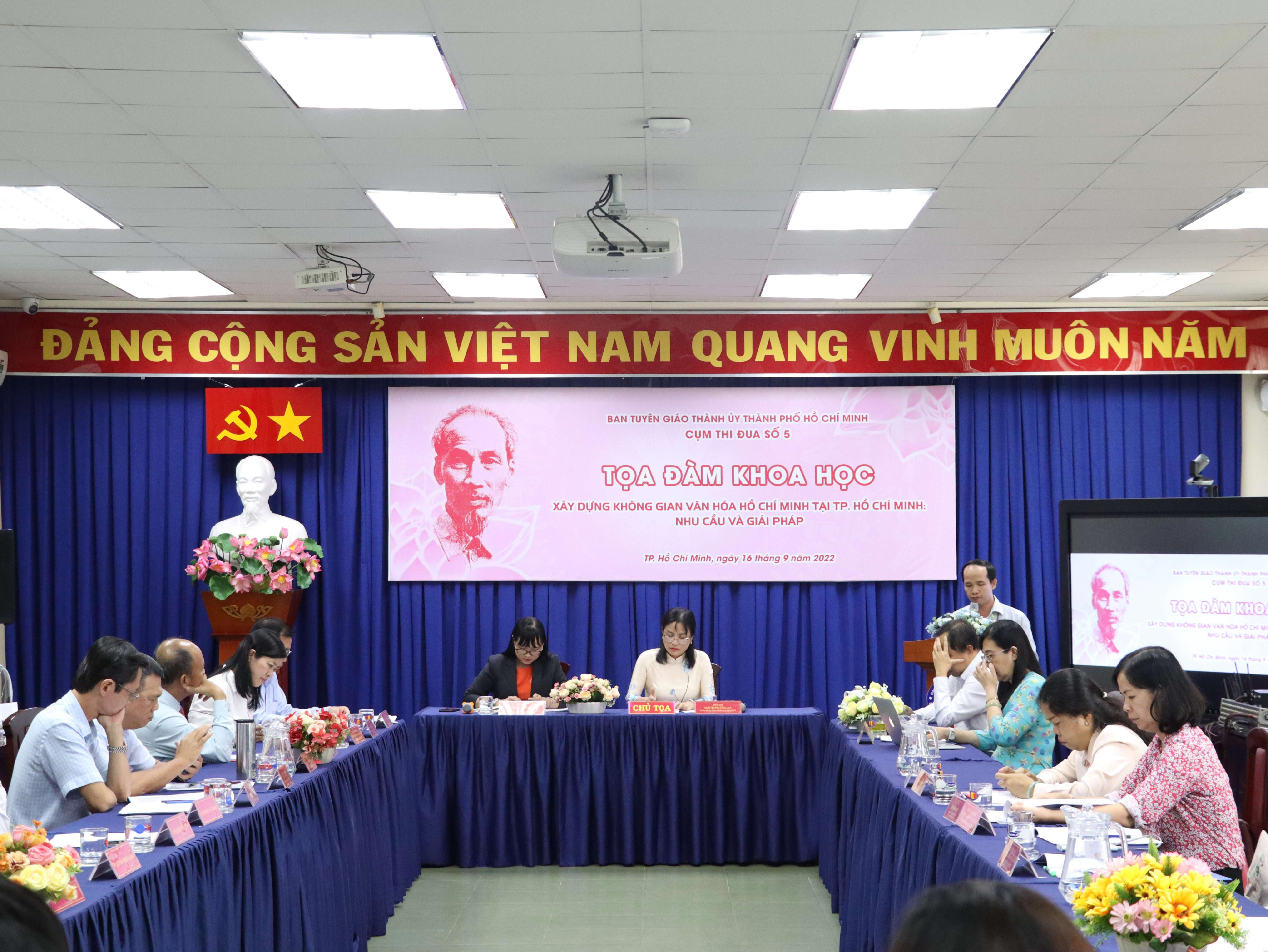 Tọa đàm Khoa học: "Xây dựng không gian văn hóa Hồ Chí Minh tại Thành phố Hồ Chí Minh: nhu cầu và giải pháp"