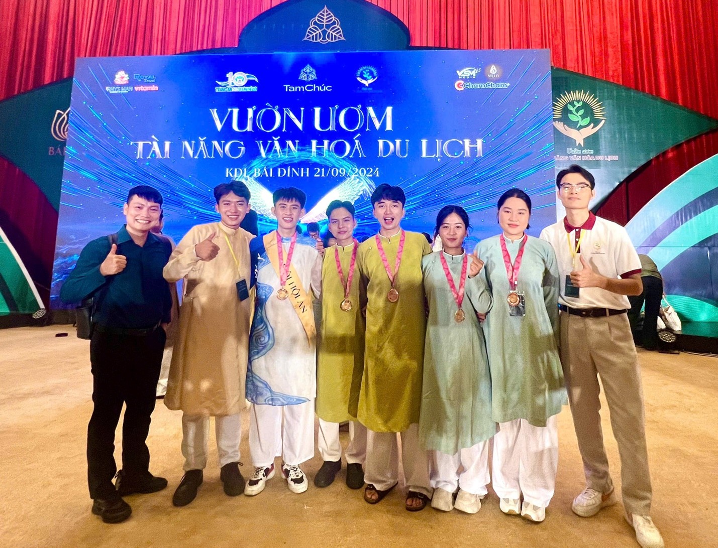 Sinh viên Khoa Du lịch đạt giải cao tại chung kết cuộc thi “ĐẠI SỨ VĂN HÓA DU LỊCH” năm 2024 tại Ninh Bình