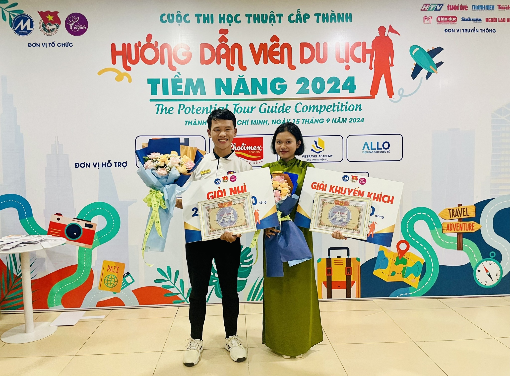 Sinh viên Khoa Du lịch tỏa sáng tại cuộc thi Hướng Dẫn Viên Du Lịch Tiềm Năng năm 2024