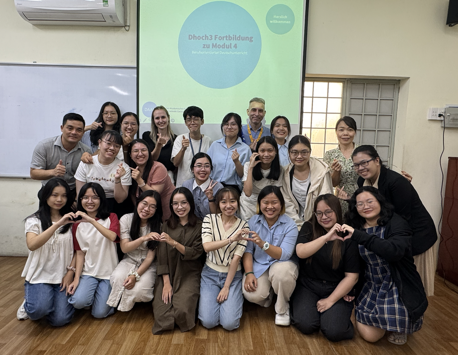 Tập huấn chuyên đề về cách sử dụng nền tảng tự học Dhoch3 trong học tập và giảng dạy