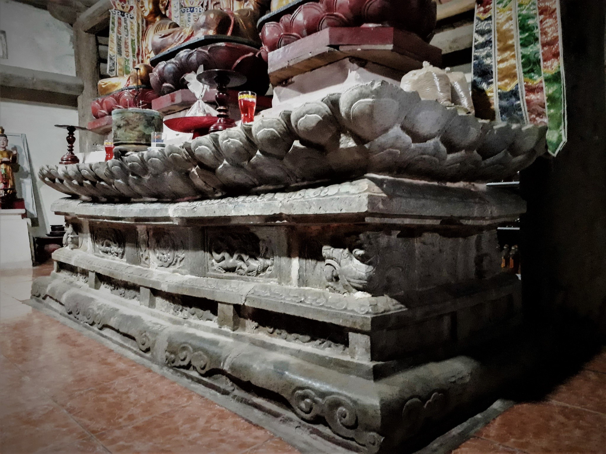 Những bảo vật quốc gia mới: Hải đường nở trên bàn thờ Phật chùa ...