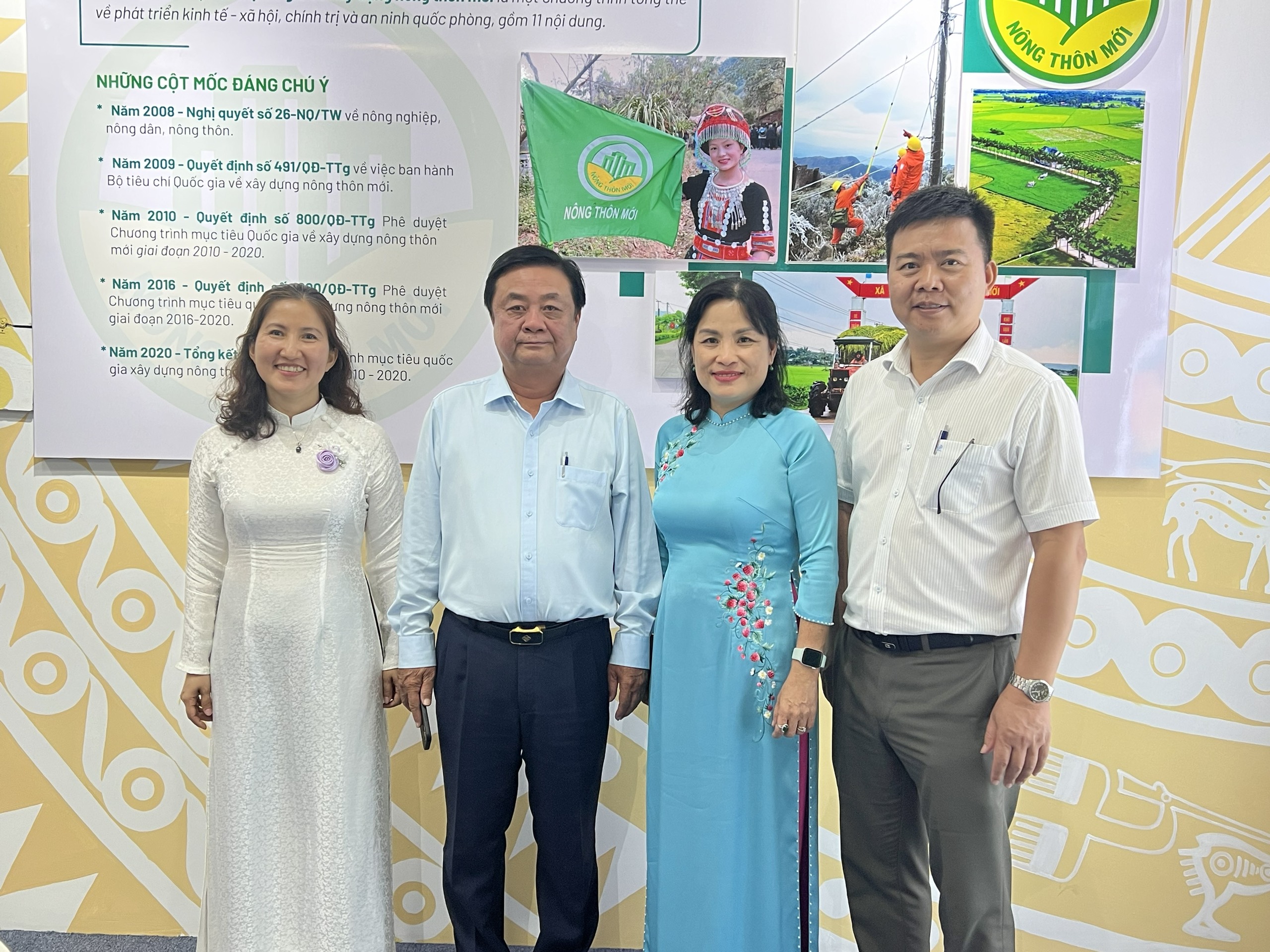 Trung tâm Phát triển Nông thôn - Saemaul Undong vinh dự đón tiếp Bộ trưởng Bộ Nông nghiệp và Phát triển Nông thôn Lê Minh Hoan đến tham quan