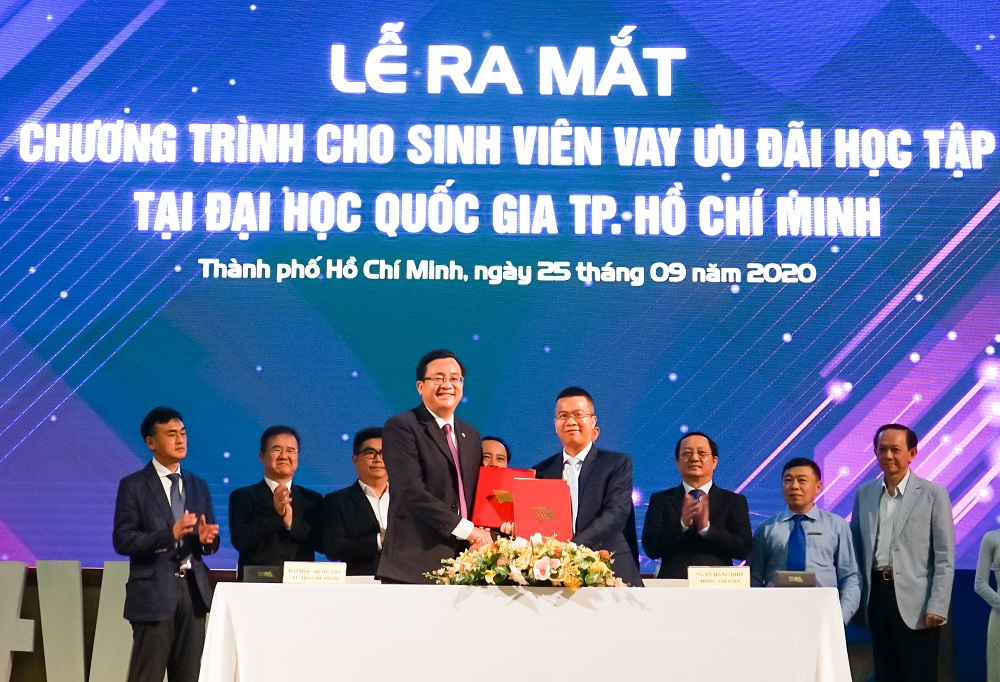 ĐHQG-HCM hỗ trợ sinh viên vay không lãi suất để học tập