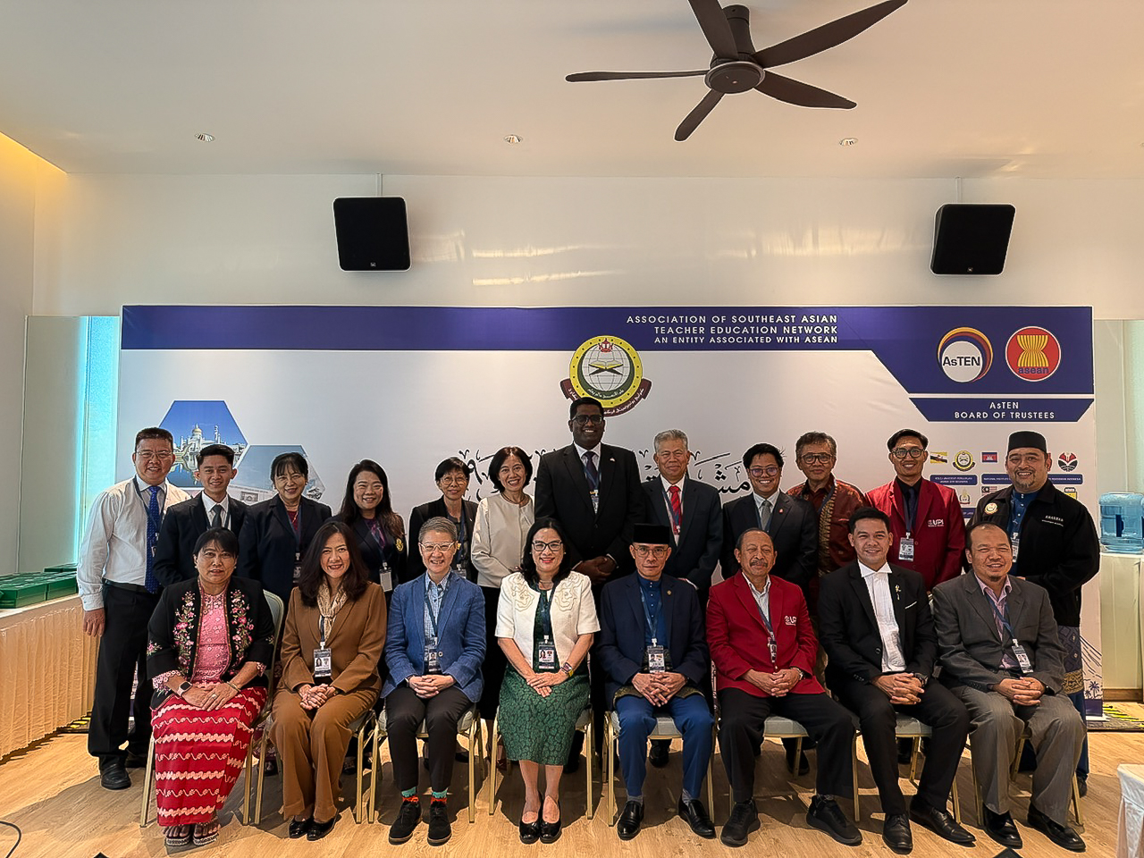 Prof. Dr. Ngo Thi Phuong Lan Chairs the 19th Meeting of Presidents of the Association of Southeast Asian Teacher Education Network (AsTEN) in Brunei Darussalam