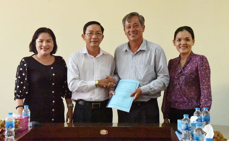 Bàn giao Đề án Làng Văn hóa du lịch Chợ Lách, huyện Chợ Lách, tỉnh Bến Tre