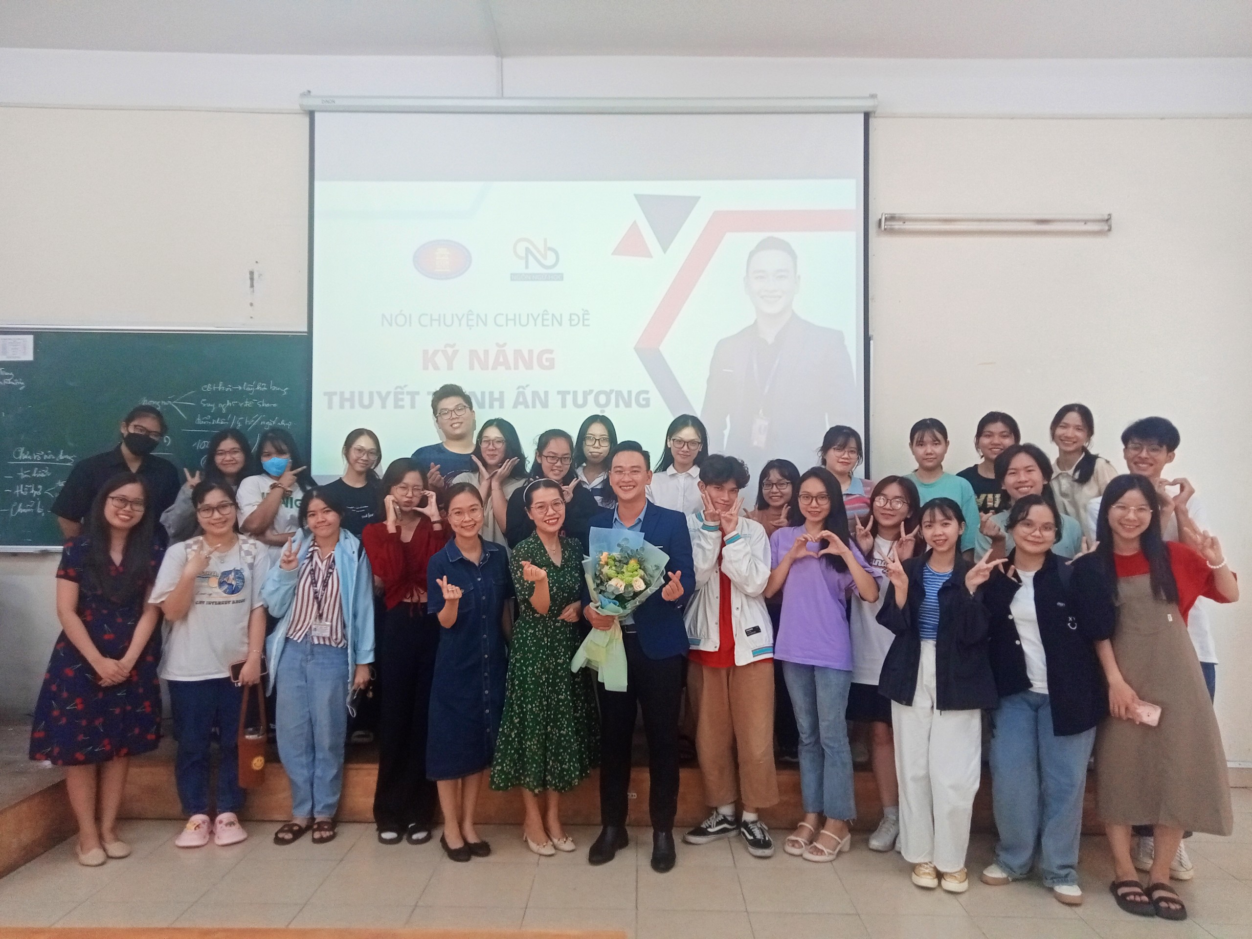 Khoa Ngôn ngữ học tổ chức buổi nói chuyện “Kỹ năng thuyết trình ấn tượng” cho sinh viên chương trình Cử nhân tài năng các khóa