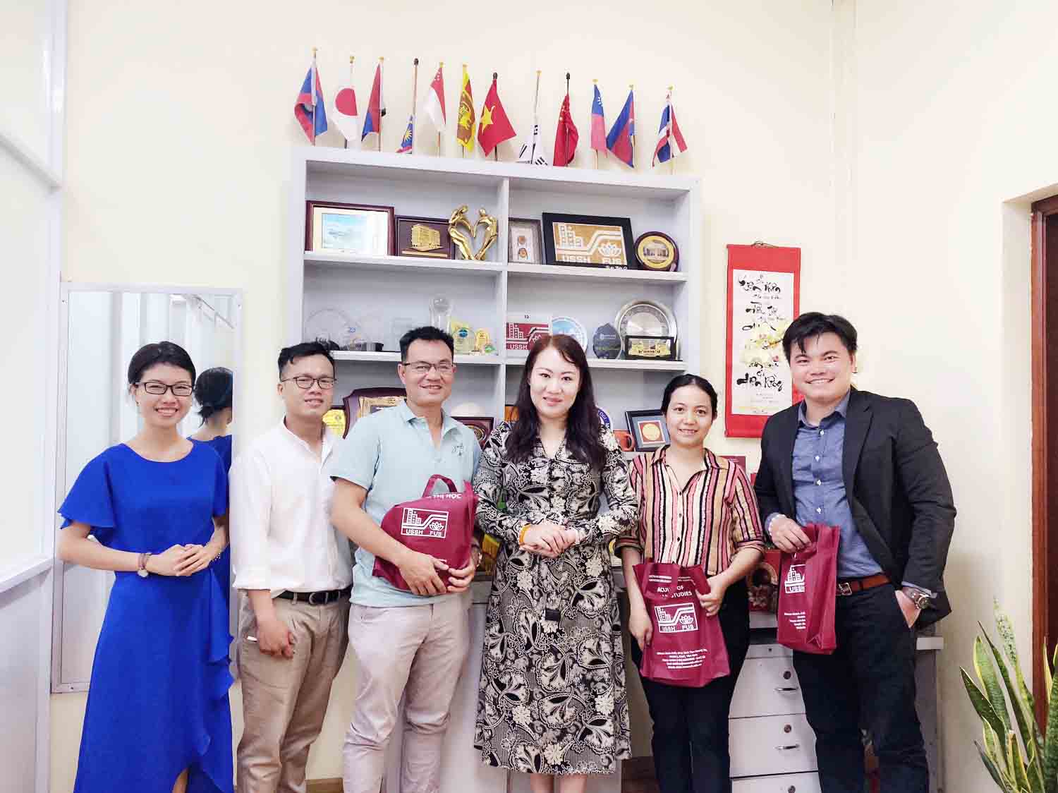 Buổi trao đổi, hợp tác giữa lãnh đạo Khoa Đô thị học và giám đốc nội dung MT Pictures – DATVIETVAC.