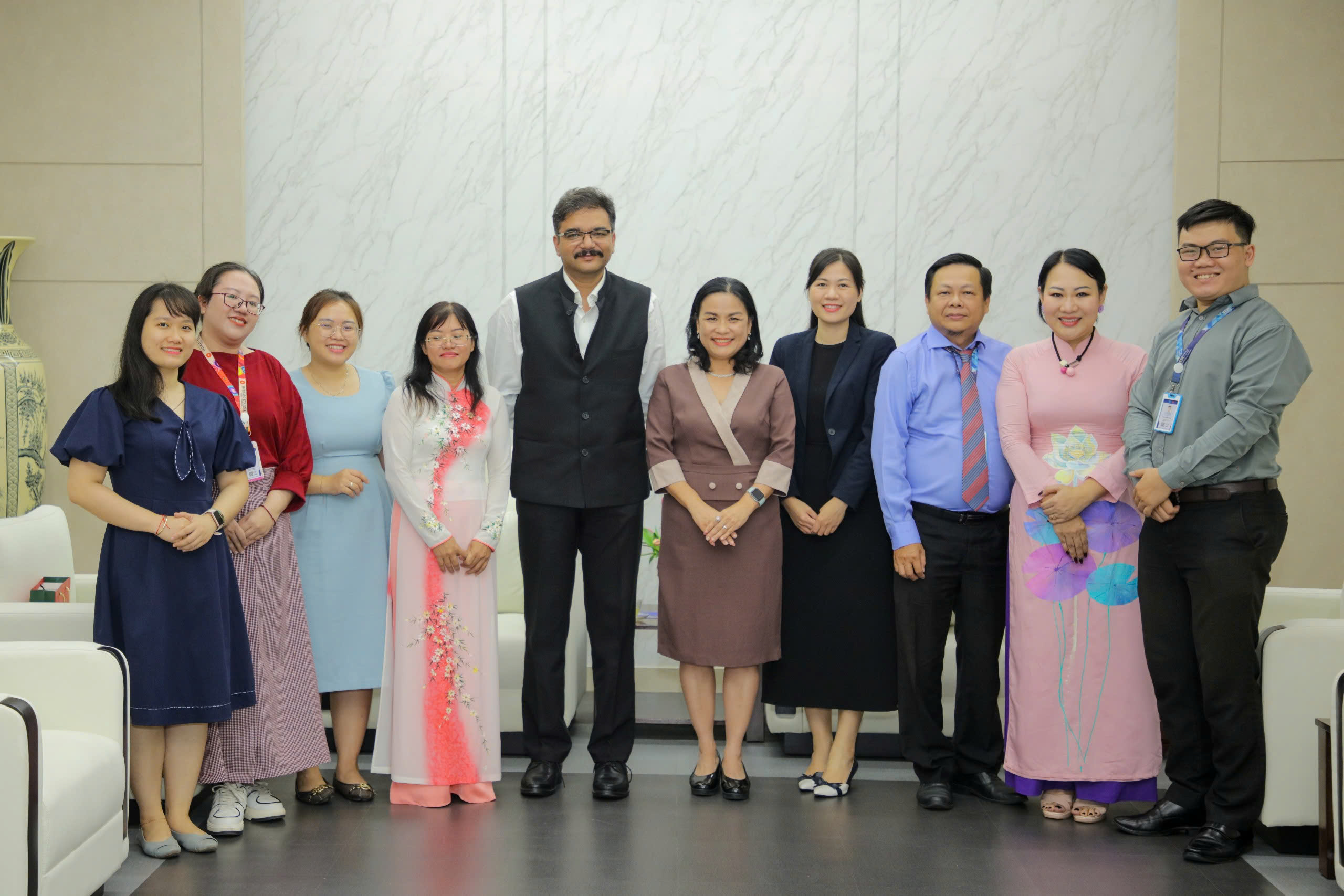 Nhà trường tiếp đón và làm việc với Tân Tổng lãnh sự Ấn Độ tại thành phố Hồ Chí Minh