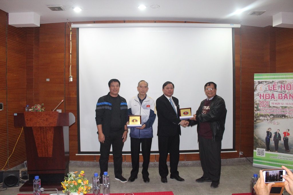 Khoa Lịch sử giao lưu tại Điên Biên