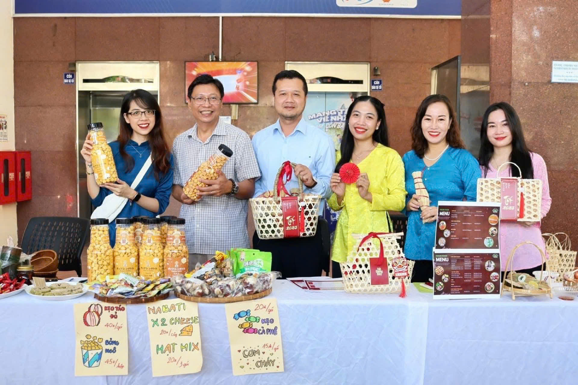 Phiên chợ ngày xuân – rộn ràng Tết đến