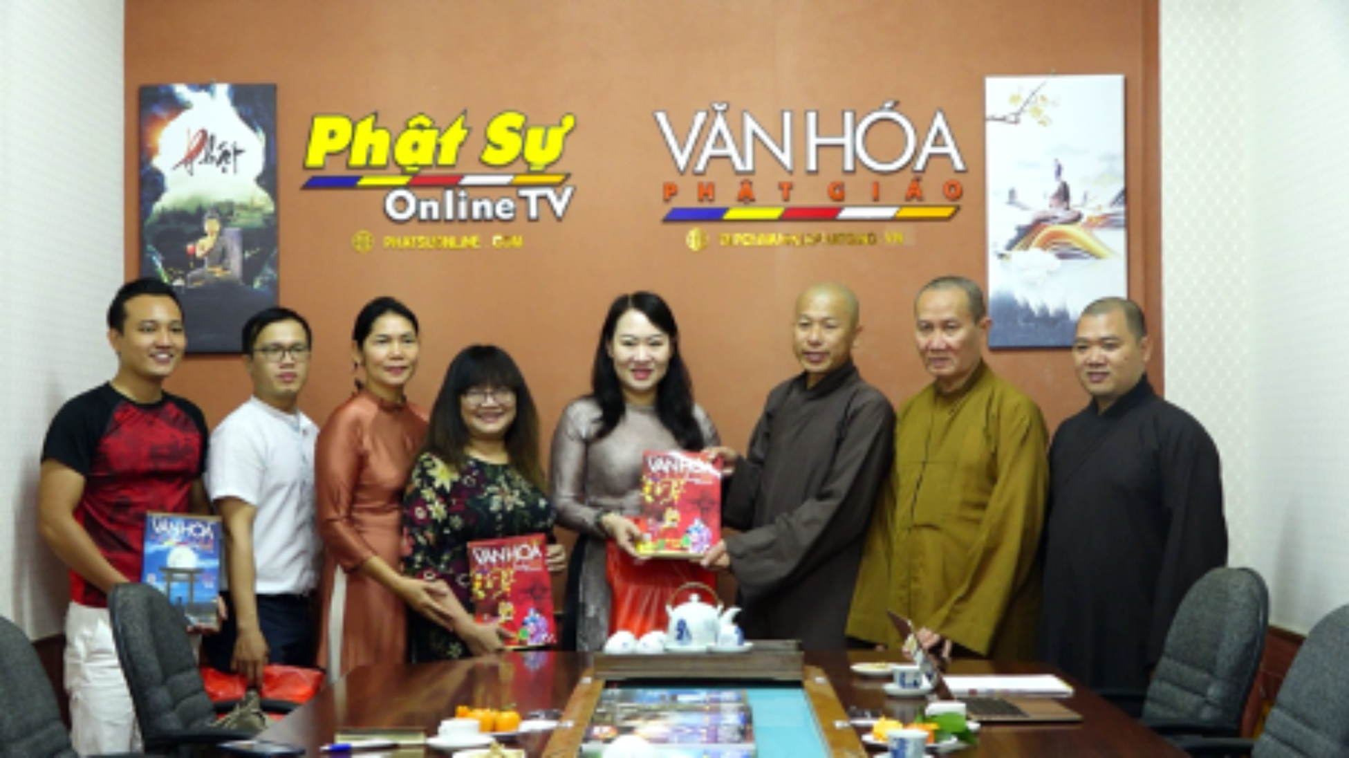 Khoa Đô thị học cùng với Hội Bảo vệ Thiên nhiên Môi trường (TNMT) TP.HCM thăm Toà soạn Tạp chí Văn hóa Phật giáo, trao đổi về triển vọng hợp tác chung tay bảo vệ môi trường thích ứng với sự biến đổi khí hậu.