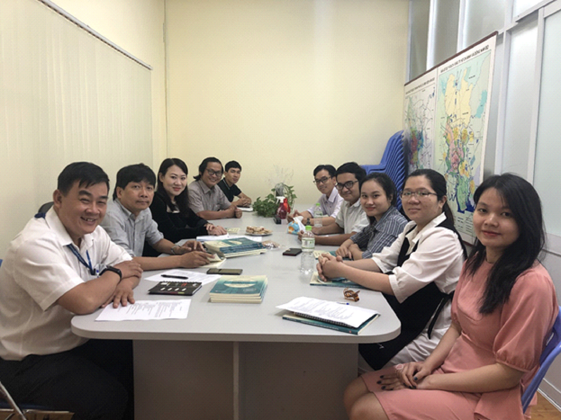 Buổi họp “Báo cáo tiến độ thực hiện luận văn thạc sĩ” của học viên cao học với Ban chủ nhiệm khoa Đô thị học