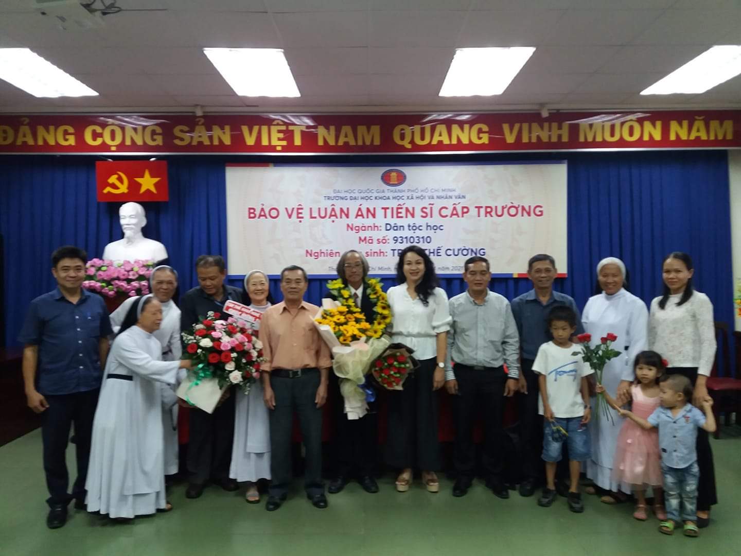 Buổi bảo vệ luận án Tiến sĩ cấp trường NCS Trần Thế Cường