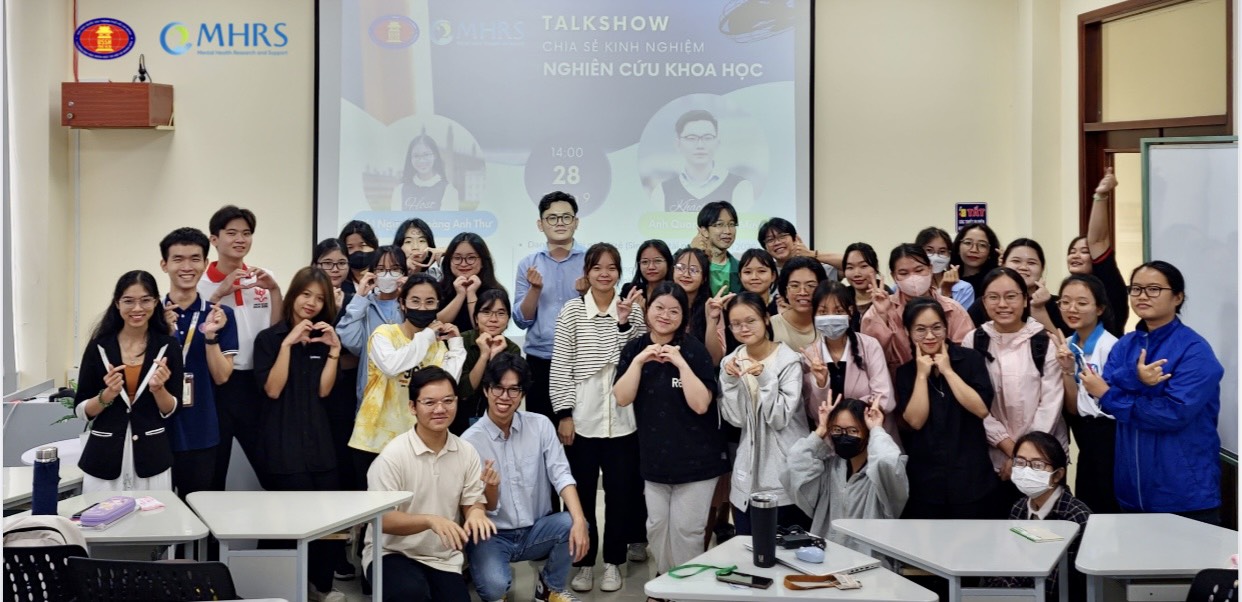 Talkshow “Chia sẻ kinh nghiệm nghiên cứu khoa học”