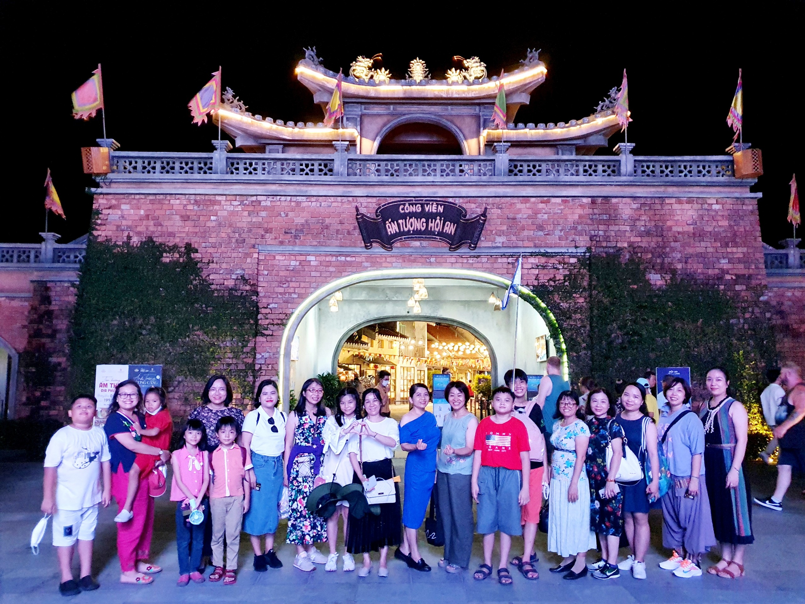 Trải nghiệm và gắn kết qua hoạt động tham quan, học tập hè năm 2022 tại Đà Nẵng