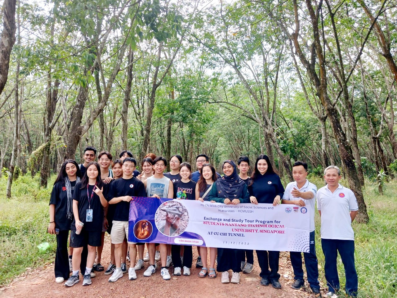 𝐓𝐈Ế𝐏 𝐓Ụ𝐂 𝐂𝐇𝐔𝐘Ế𝐍 Đ𝐈 𝐊𝐇Á𝐌 𝐏𝐇Á 𝐕Ù𝐍𝐆 “ĐẤ𝐓 𝐓𝐇É𝐏 𝐓𝐇À𝐍𝐇 ĐỒ𝐍𝐆” 𝐂Ủ𝐀 𝐂Á𝐂 𝐁Ạ𝐍 𝐒𝐈𝐍𝐇 𝐕𝐈Ê𝐍 𝐍ƯỚ𝐂 𝐍𝐆𝐎À𝐈 𝐂Ù𝐍𝐆 𝐕Ă𝐍 𝐊𝐇𝐎𝐀 𝐔𝐒𝐒𝐇