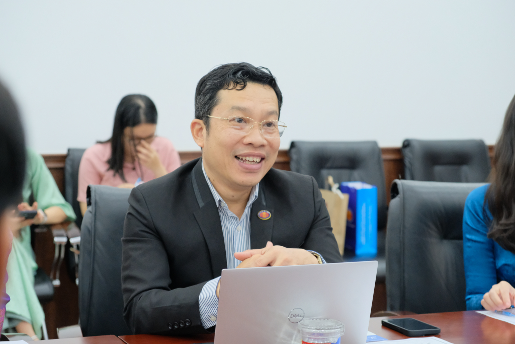 TS. Lê Hoàng Dũng đề xuất những hợp tác mới trước khi hai bên gia hạn Biên bản ghi nhớ - Ảnh: Huyền Linh