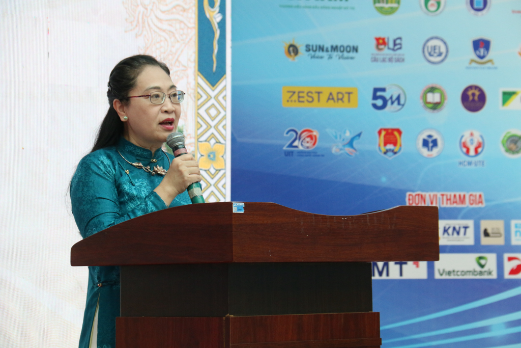 PGS.TS Lê Thị Ngọc Điệp mong muốn truyền cảm hứng, khơi dậy tình yêu di sản và văn hóa dân tộc trong thế hệ trẻ hôm nay và mai sau - Ảnh: TUYẾT TRINH