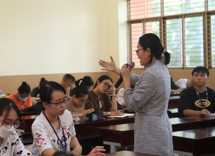Thúc đẩy hoạt động nghiên cứu khoa học cho sinh viên