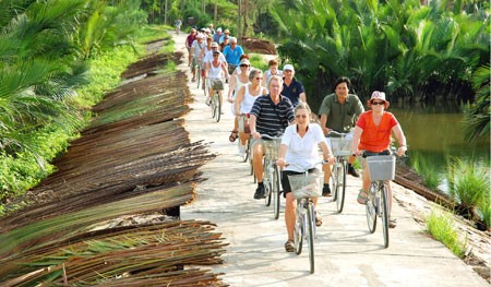 Phát triển du lịch nông thôn ở tây Nam Bộ: tiềm năng và thách thức