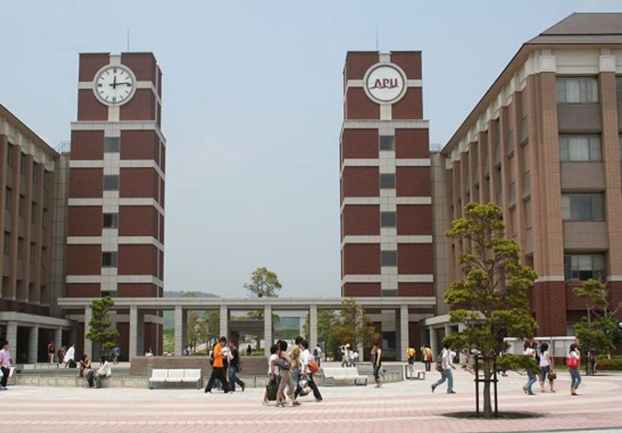 Mang văn hóa việt đến APU