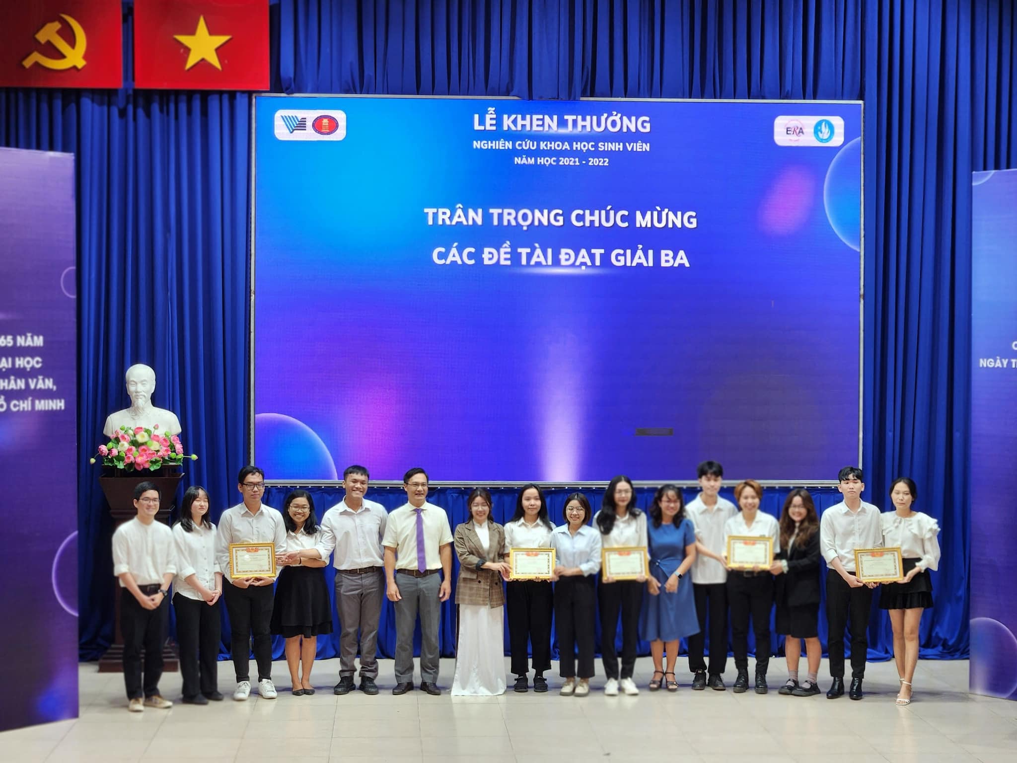 Khoa Báo chí và Truyền thông đạt thành tích xuất sắc trong Nghiên cứu khoa học sinh viên 2022