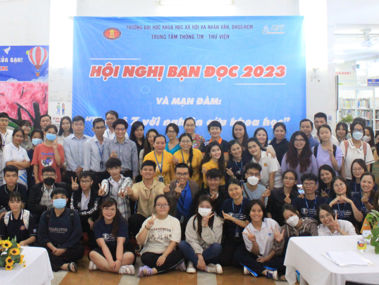 Trao đổi và tiếp thu ý kiến sinh viên tại Hội nghị bạn đọc 2023