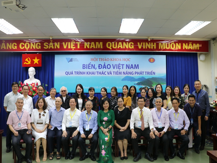 Hội thảo khoa học “Biển, đảo Việt Nam: quá trình khai thác và tiềm năng phát triển”