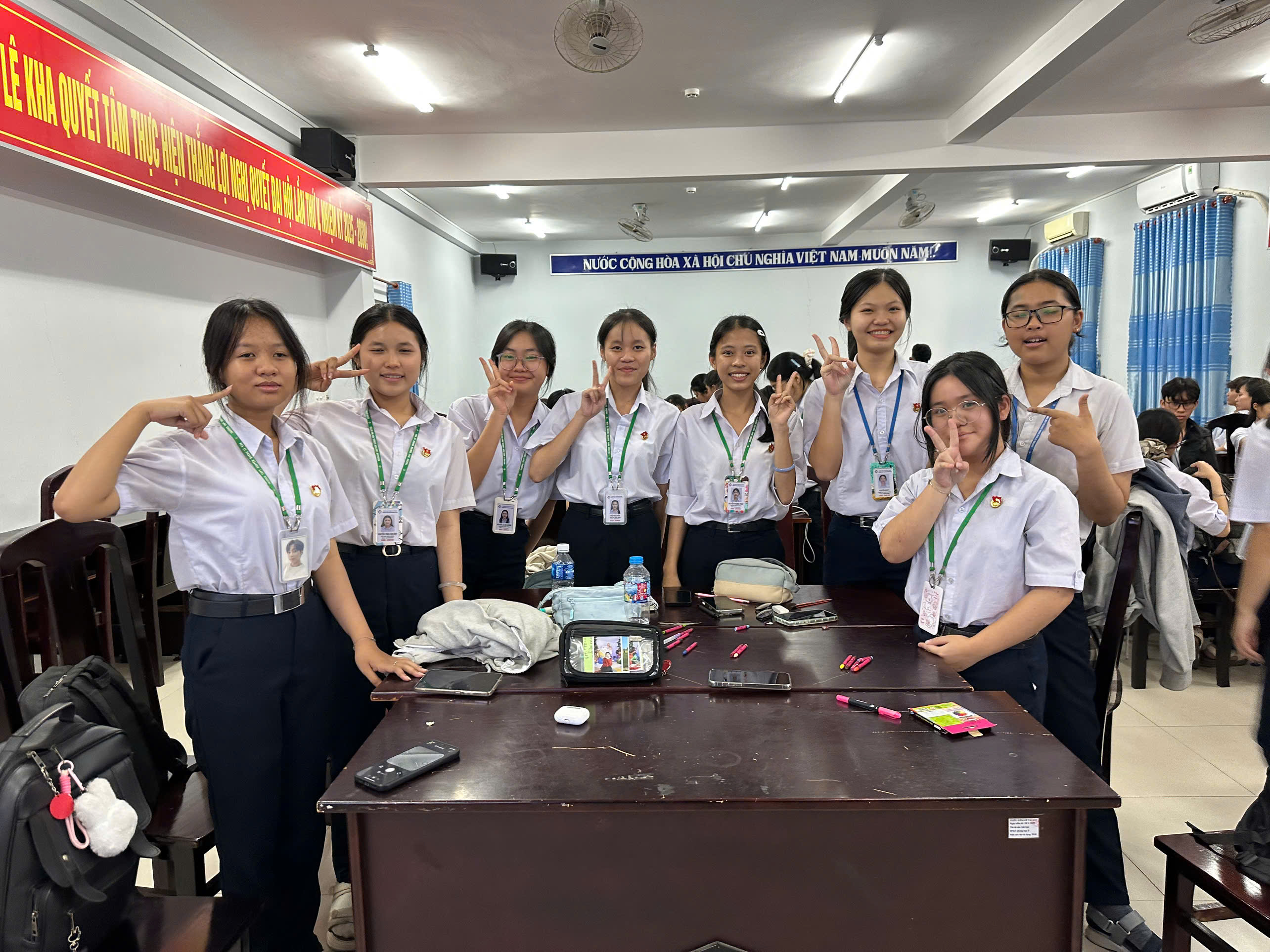 Học sinh Trường THPT Chuyên Hoàng Lê Kha rèn kỹ năng “đọc hiểu thông tin” trong thời đại số