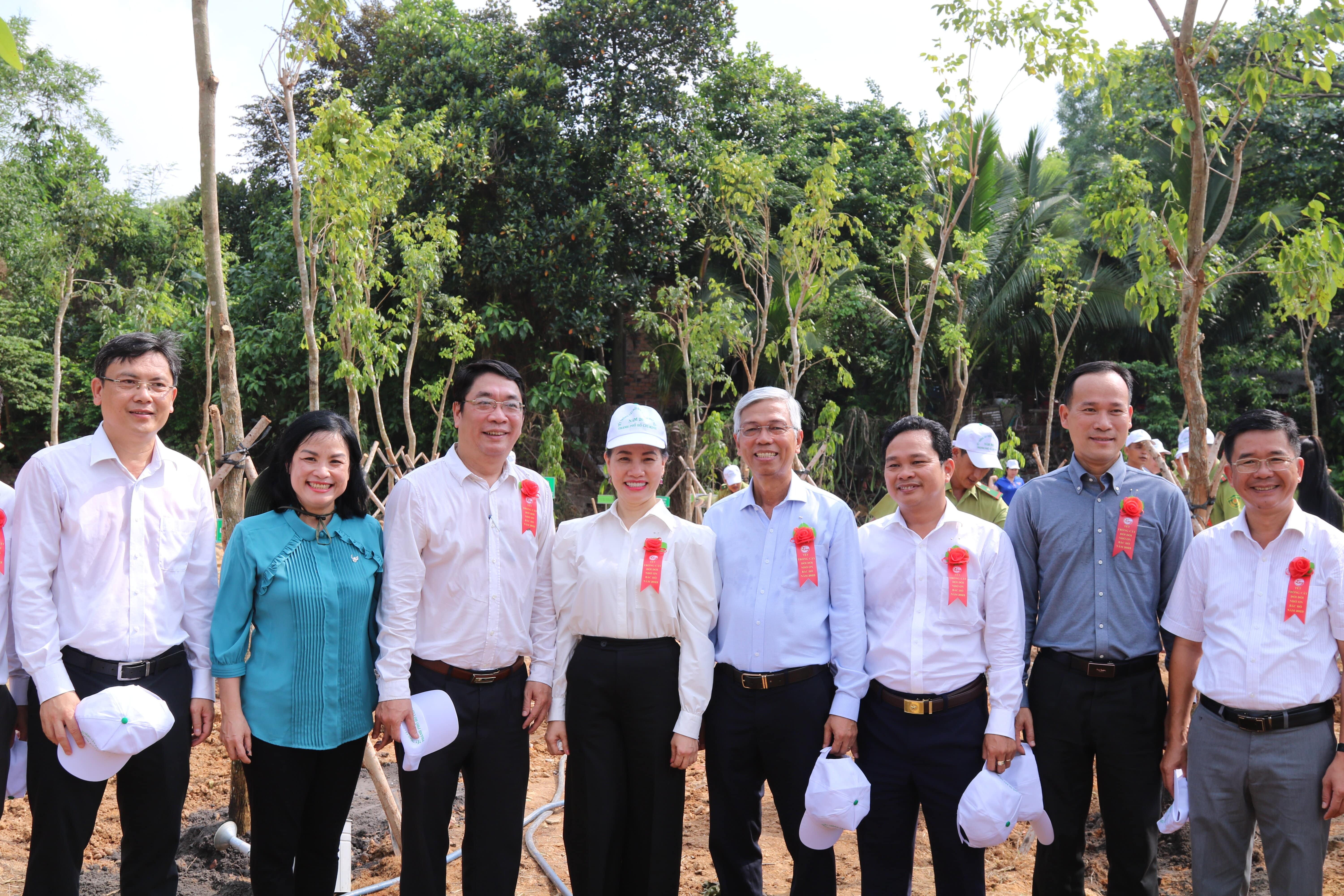 Trồng vườn cây xanh tại Lễ phát động “Tết trồng cây đời đời nhớ ơn Bác Hồ” năm 2023