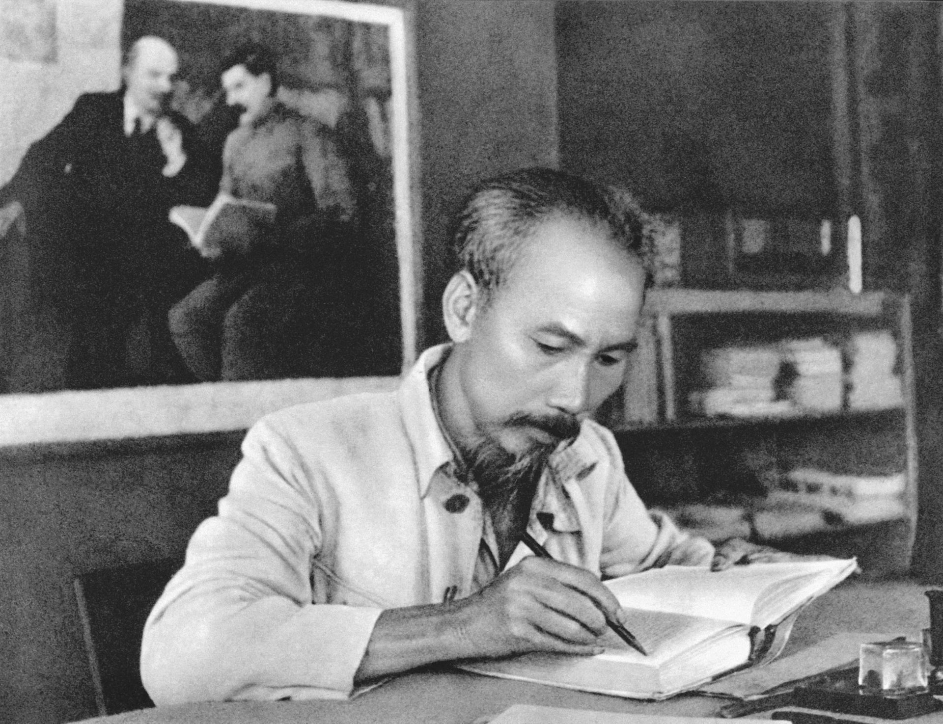 Kỷ niệm 132 năm ngày sinh của Chủ tịch Hồ Chí Minh: Về năm sinh của Chủ tịch Hồ Chí Minh