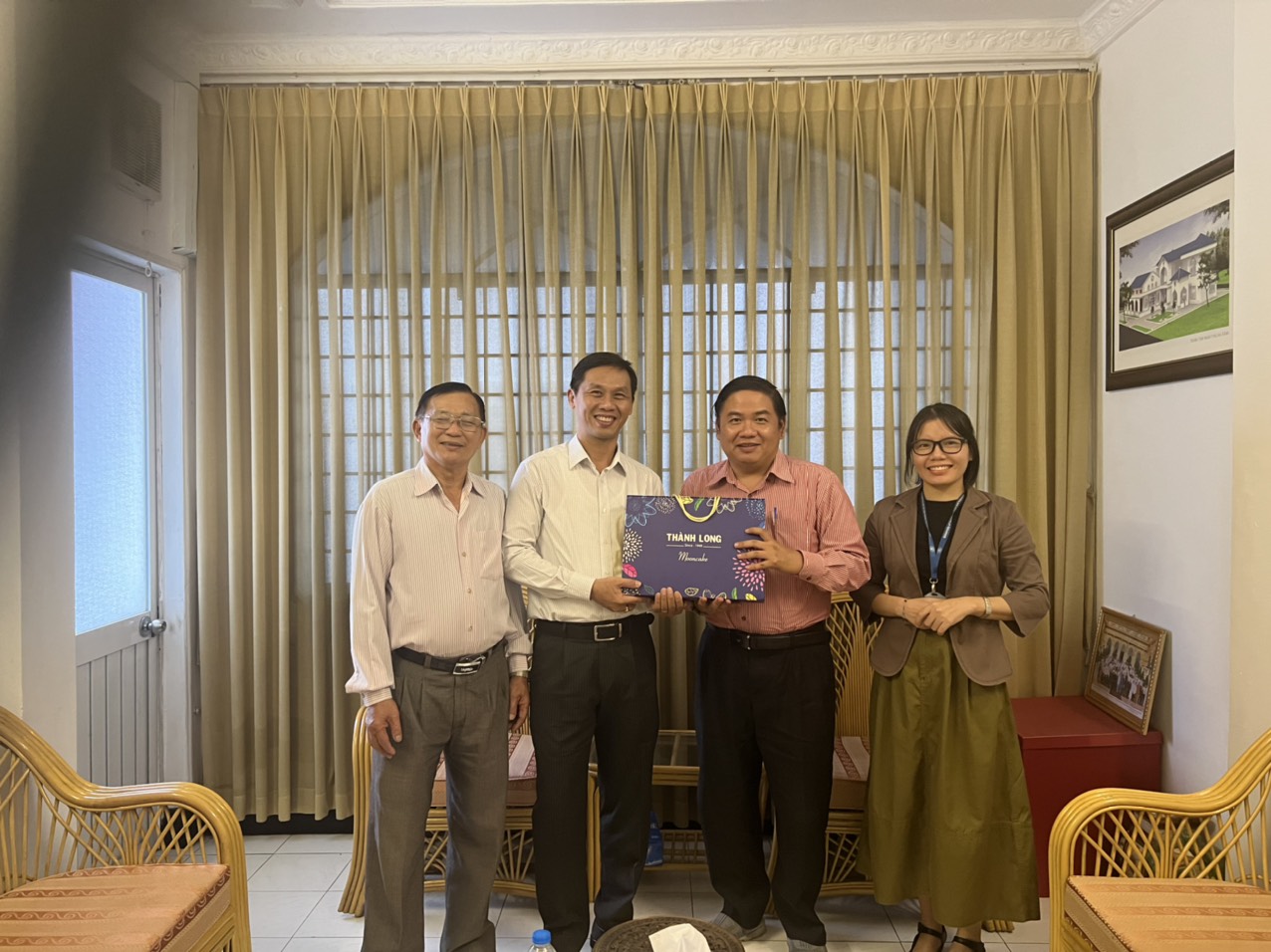 Trung tâm Nghiên cứu Tôn giáo - Đạo đức viếng thăm và chúc mừng Hội đồng tinh thần Quốc gia tôn giáo Baha'i trong nhiệm kỳ mới tại TP. HCM