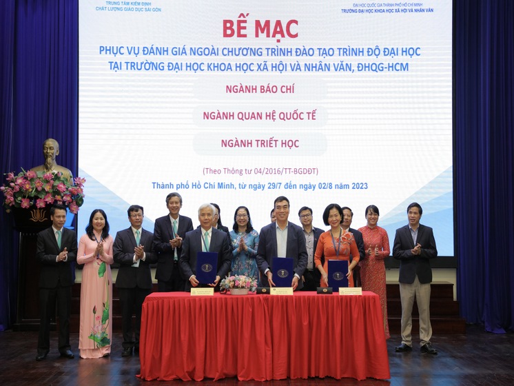 Bế mạc khảo sát chính thức cấp chương trình đào tạo các ngành Báo chí, Quan hệ quốc tế, Triết học