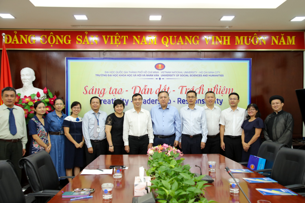 Tham tán Giáo dục của Đại sứ quán Trung Quốc đến thăm và làm việc với Nhà trường