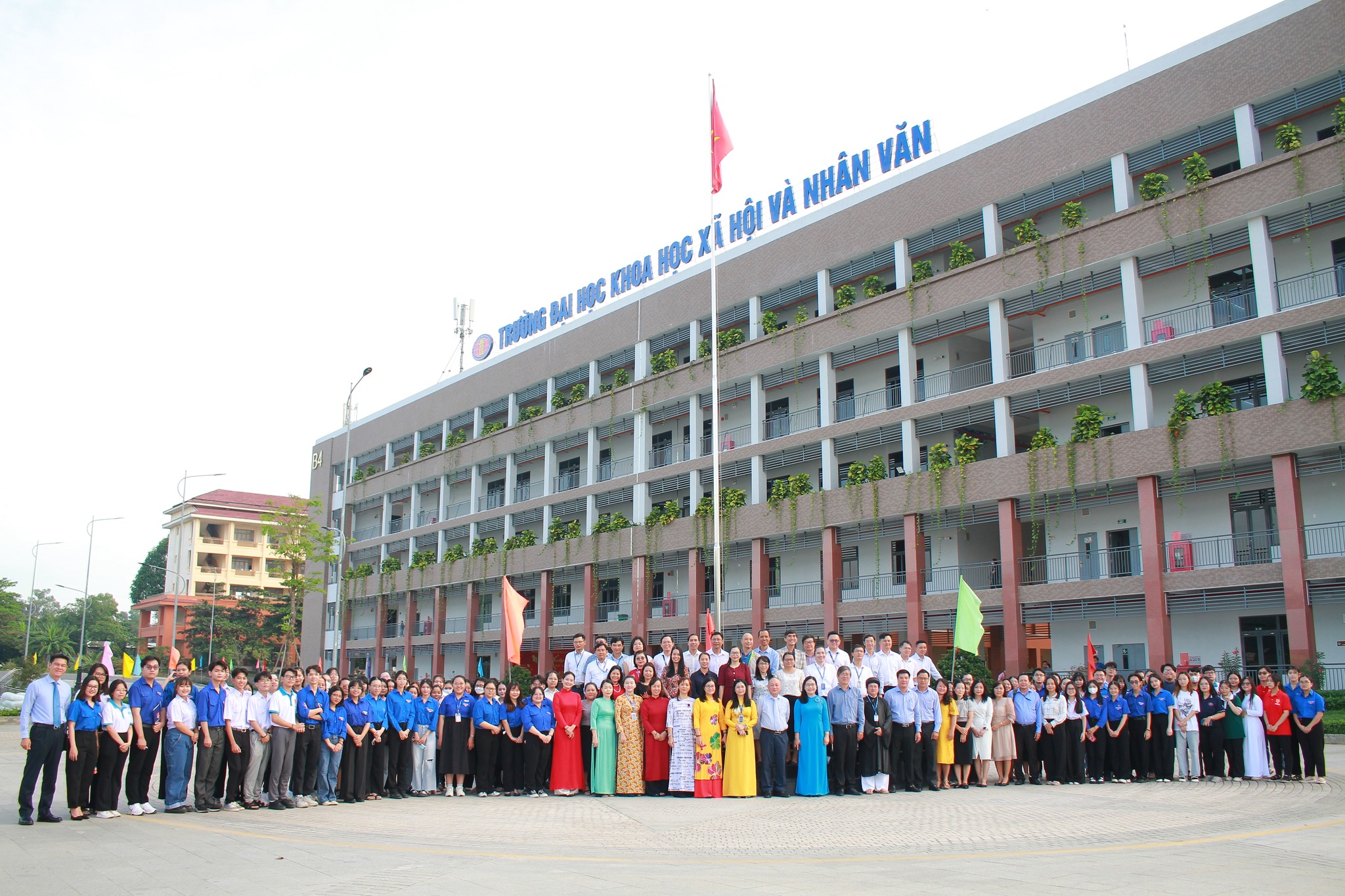 Lễ chào cờ và Khánh thành Không gian văn hóa Hồ Chí Minh tại cơ sở Thủ Đức