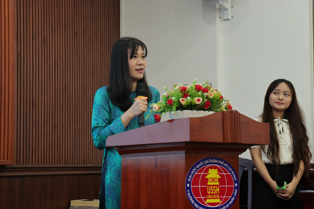 TS. Hoàng Thị Trang khẳng định vai trò của Trường ĐH KHXH&NV, ĐHQG-HCM, đặc biệt trong việc đào tạo các ngành ngoại ngữ - Ảnh: THÚY QUỲNH